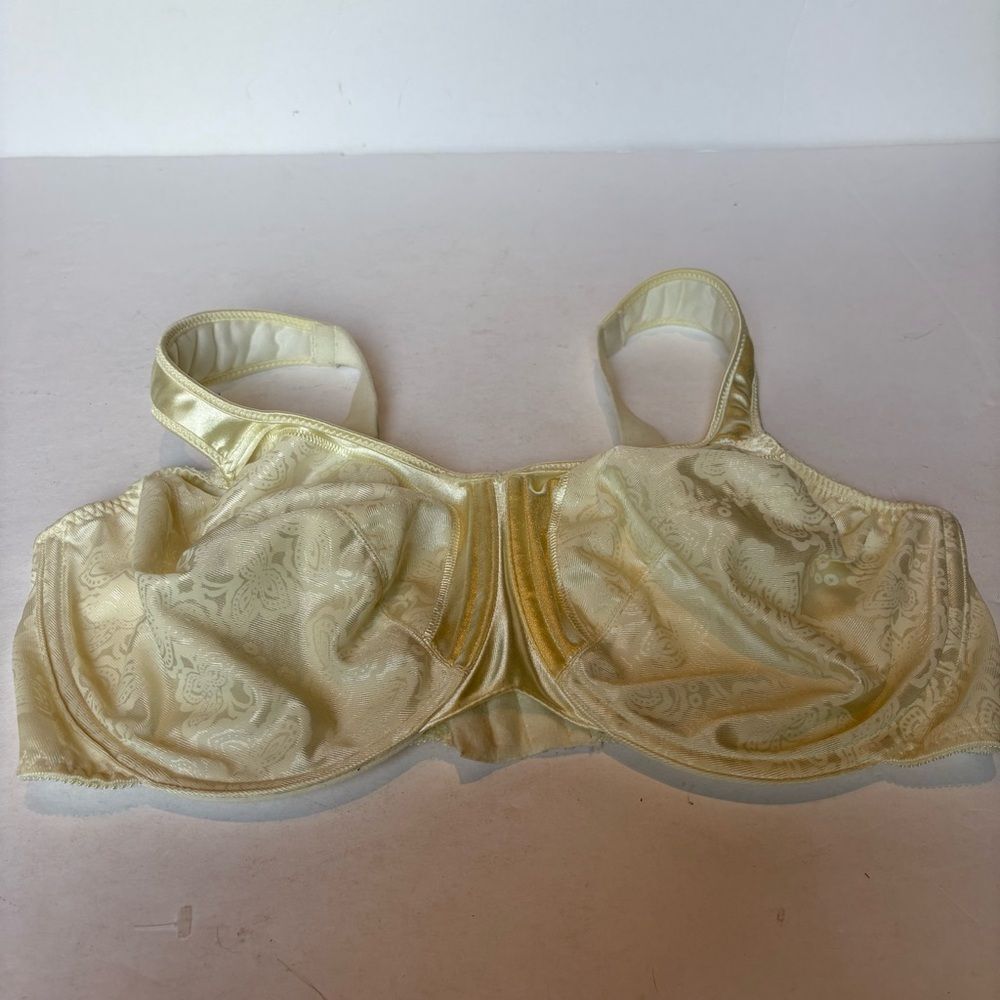 Bali Elegant Cream Bra Underwire No padding Size 38DD